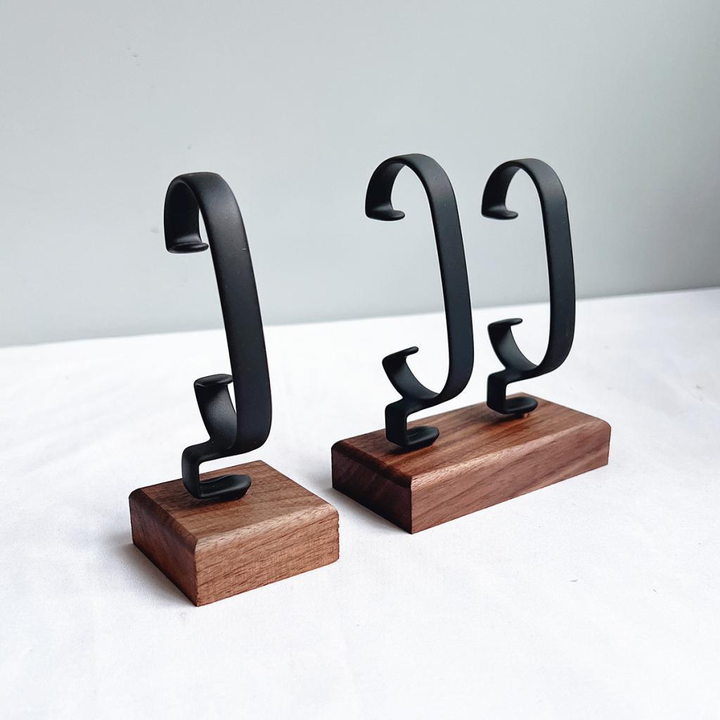 C Shaped Watch Display Stand S - Jewelry And Watches Inc 리뷰 및 가격