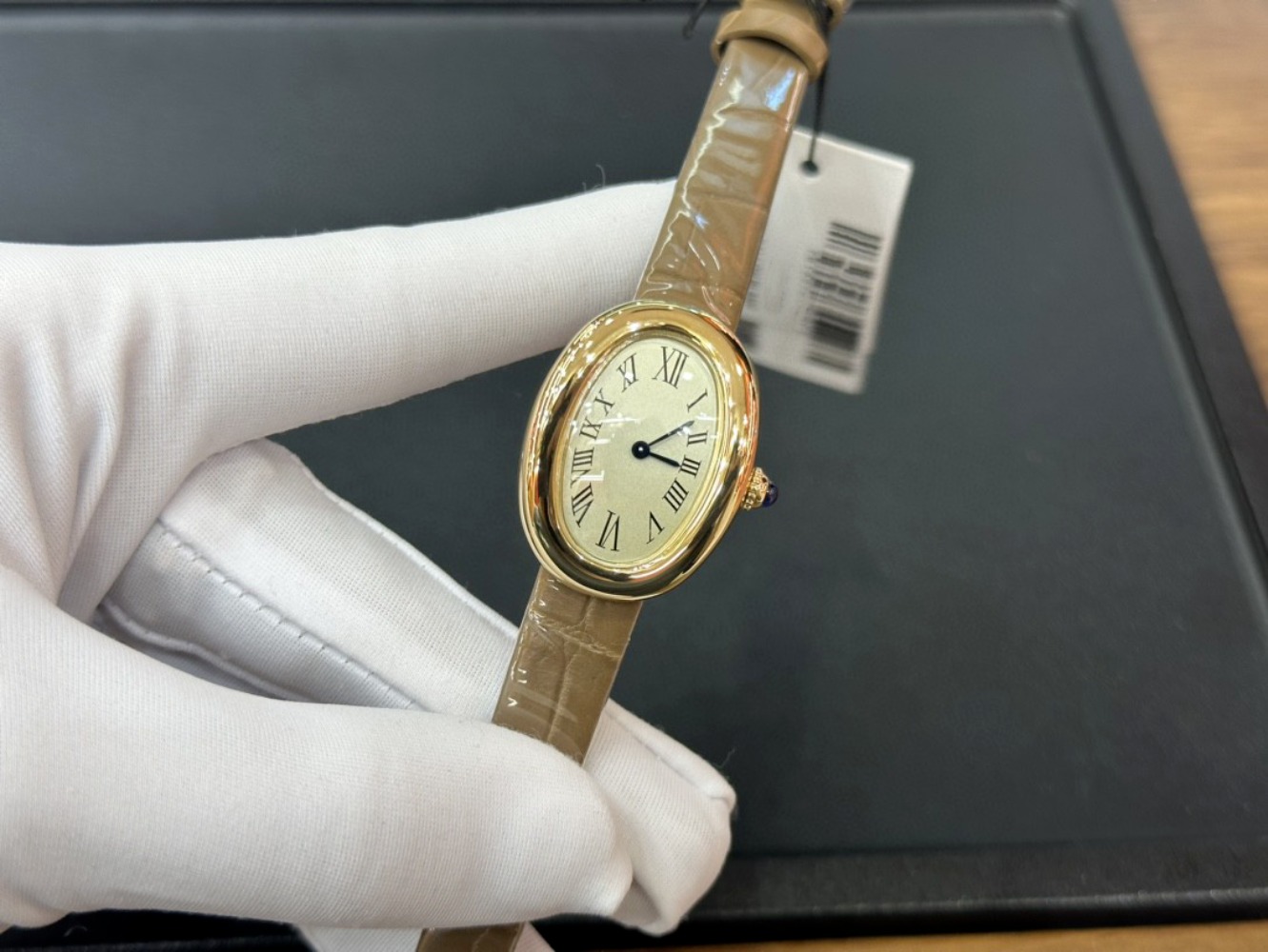 Watch Ladies Small Gold Watch  - Jewels In Quartz Watches 리뷰 및 가격