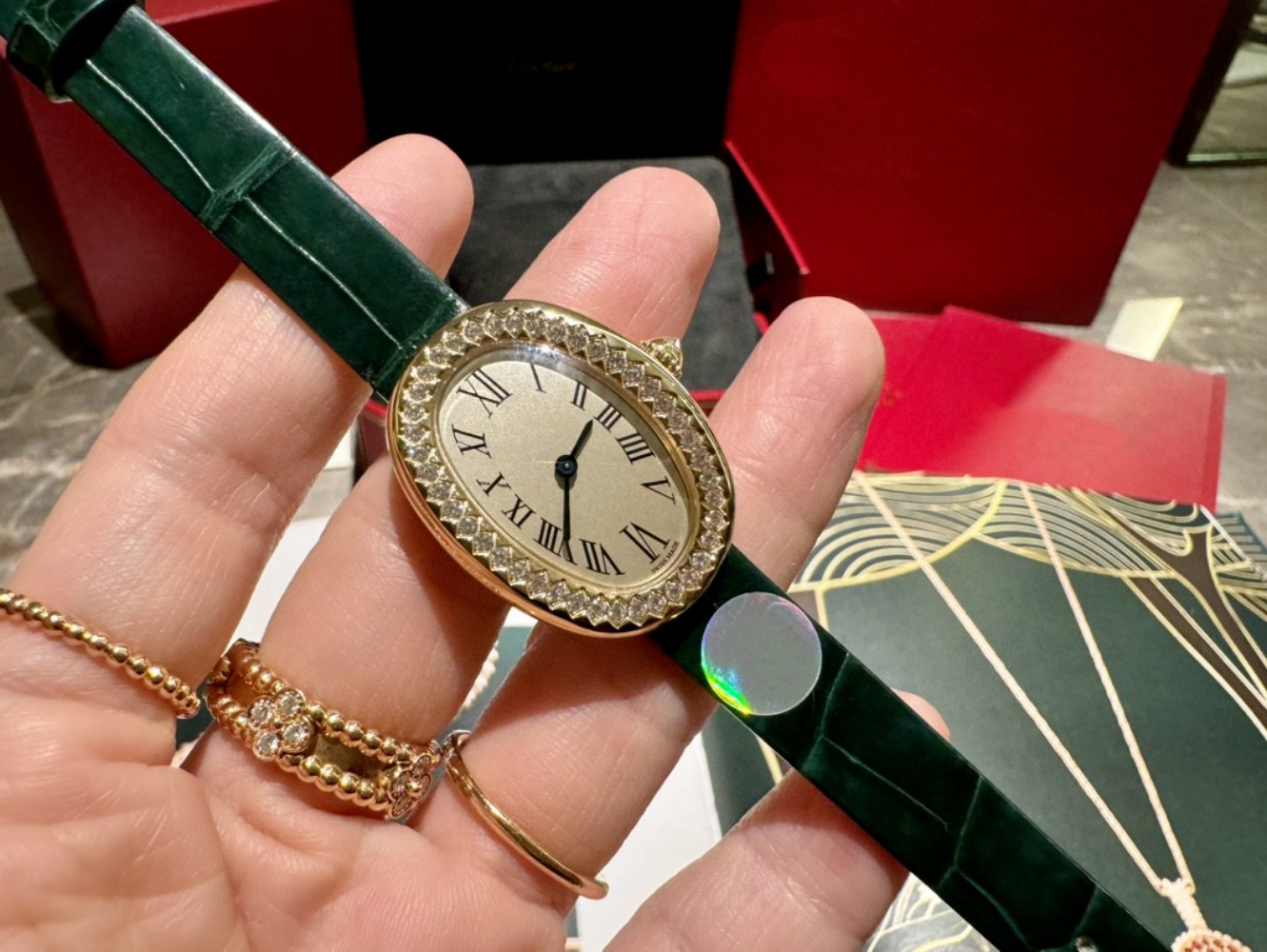Watch Ladies Small Gold Watch  - Jewels In Quartz Watches 리뷰 및 가격
