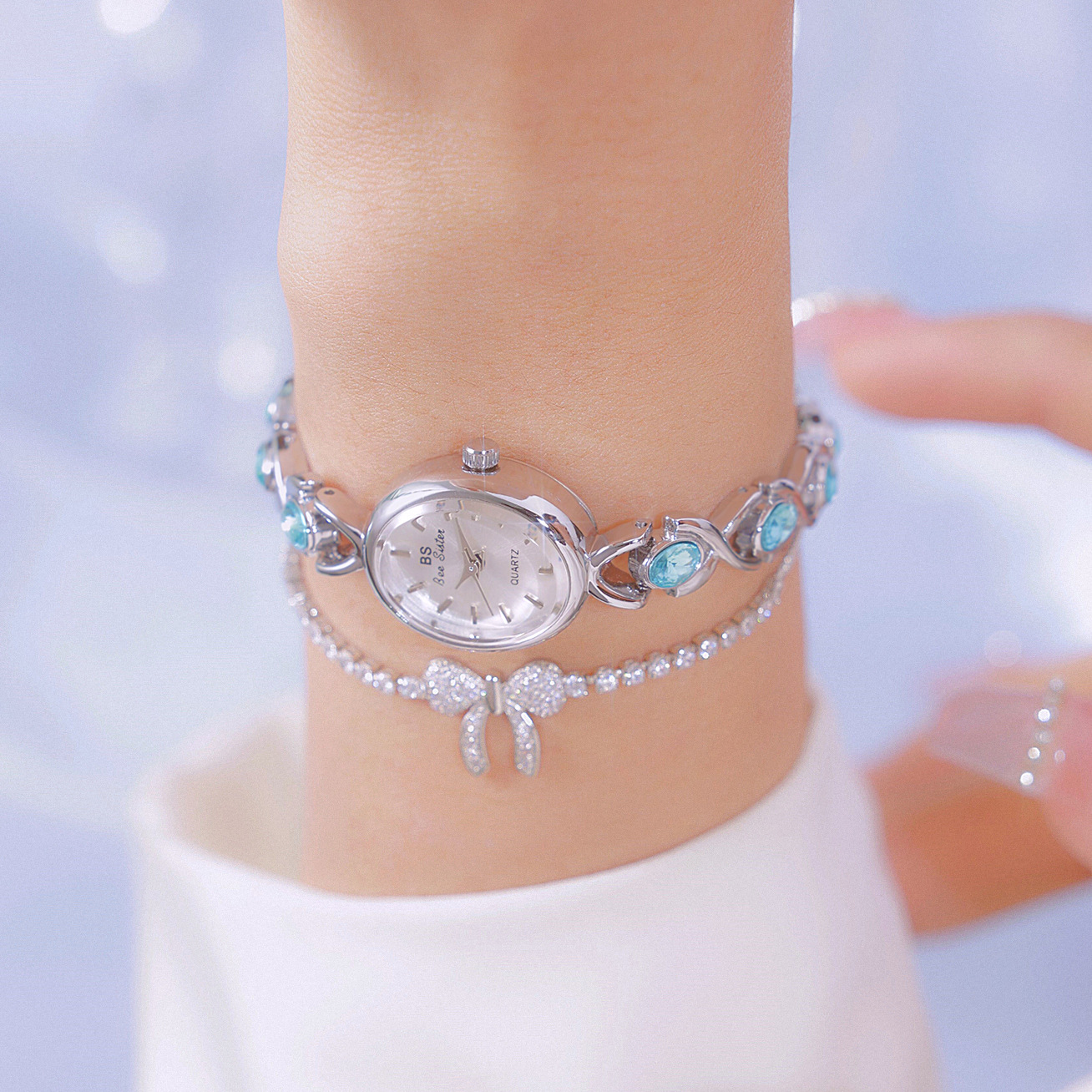 Blue Jewel Oval Bracelet Watch - Jewels In Quartz Watches 리뷰 및 가격