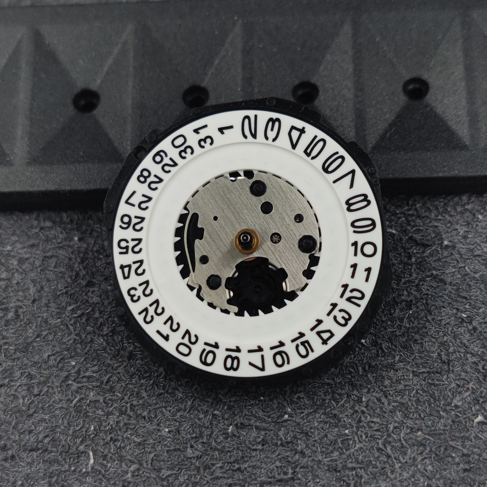 Japan PC32 Quartz Movement Dat - Jewels In Quartz Watches 리뷰 및 가격
