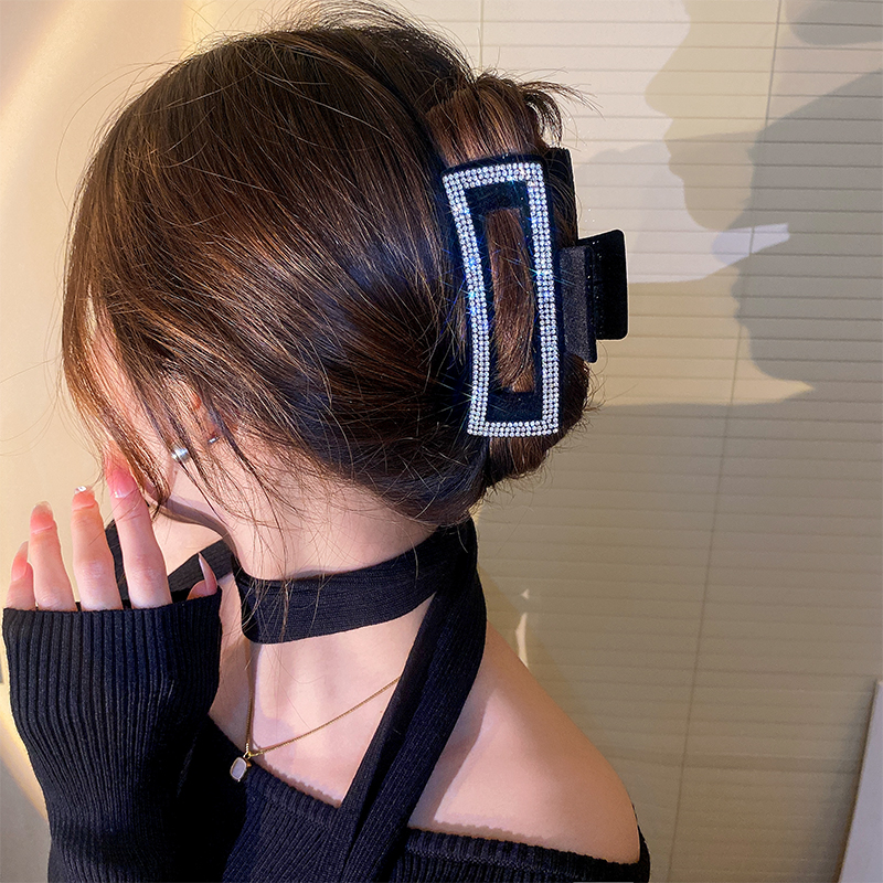 Flocking Rhinestone Blacke Hai - Shop Jewelry & Watches Near Me 리뷰 및 가격
